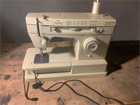 Vintage Beige Singer Merritt 9612 Flatbed & Free-Arm Sewing Machine