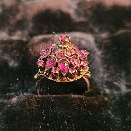 14K Vintage Ruby Cupcake Ring Sz 4.75 - 1.8 dwt