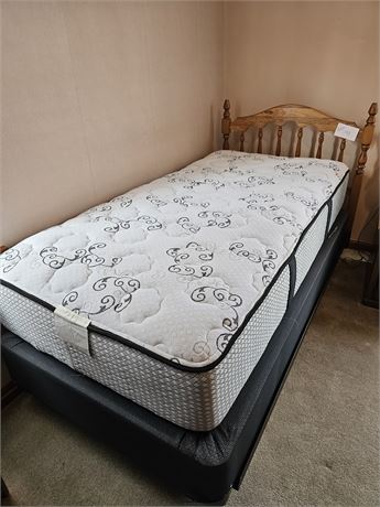 Single Bed with Wood Headboard & White Dove Mattress