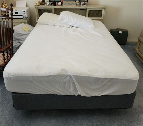 MCM Full Size Bed w/Serta Mattress