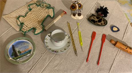 Souvenirs Niles MI, Port Isabel TX, Loudonville, OH & More Inside Lady Wayne Box