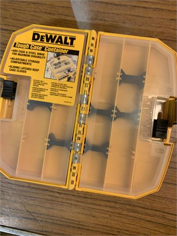 Dewalt DWAN2190 Medium Tough Case Container