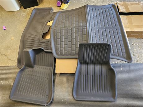 Custom Order SUV/Truck Mats NEW IN BOX