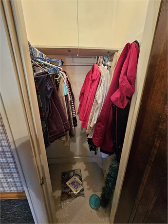 Closet Cleanout:Ladies Clothes-Alfred Dunner/CJ Banks/Style & Co + More