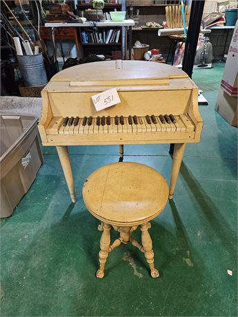 Wurlitzer Student Butterfly Piano