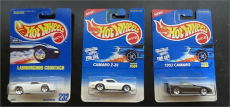 3 Hot Wheels