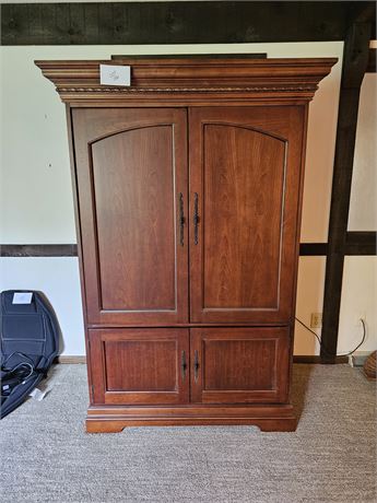 Hooker Furniture Wood Entertainment Cabinet