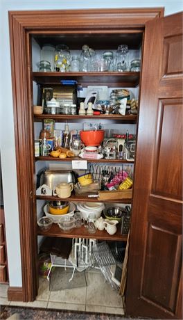 Pantry Cleanout- BBQ Oven, Chopper, Grater, Electric Knife, Mixing Bowls