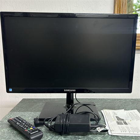 Samsung 22" LED Monitor/TV with Remote and Manual