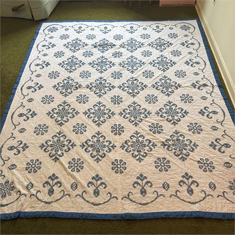 Vintage Hand Stitched Blue/White Quilt - Approximately 76 x 92"