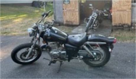 2002 Suzuki GZ 250 Marauder Classic-Styled Cruiser Motorcycle (6850.6 Miles)