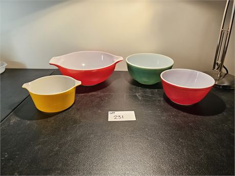 Primary Colors Pyrex Mixing Bowl Set