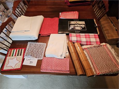 Mixed Linen Lot: Table Protector/Linen Mixed Placemats & Bamboo Placemats