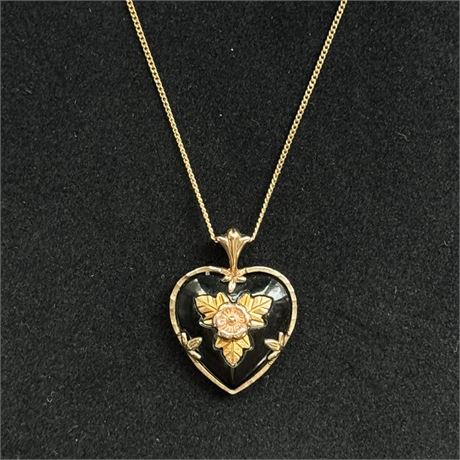 10K Gold and Onyx Heart Necklace, 18" Chain - 4.72g