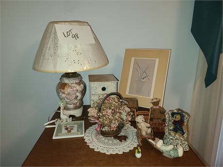 Home Decor Lot : Shell Lamp / Bear & Goose Figurines / Floral & More