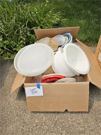 Large Box of Mixed Tupperware & Storage Containers