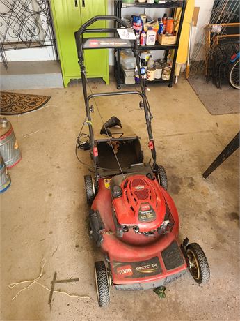 Toro Recycler 190cc Electric Start Rear Drive Lawn Mower with Bag & Charger RUNS