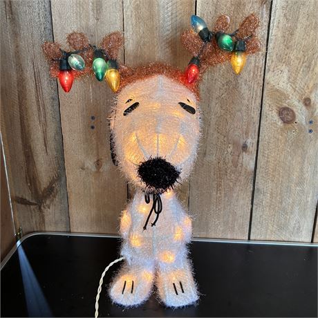 Light Up Snoopy Christmas Figure