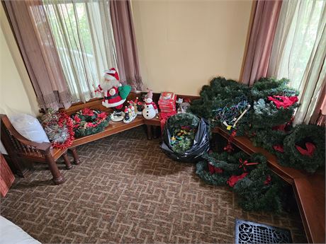Mixed Christmas Lot: Wreaths / Lights / Garland & More