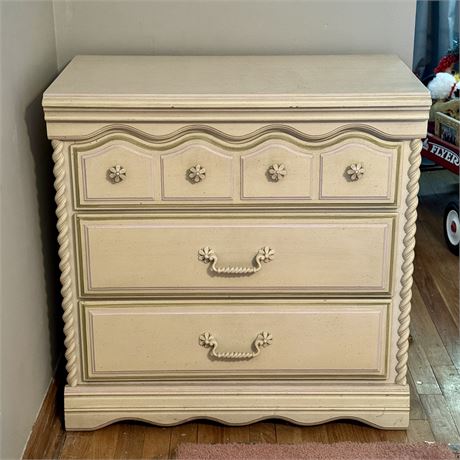 Vintage Lea Furniture Shabby 3-Drawer Wood Dresser - 30 x 18 x 30"T