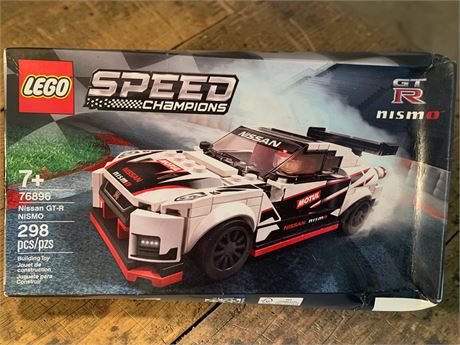 LEGO Speed Champions Nissan GT-R NISMO Building Toy Set (Model 76896)