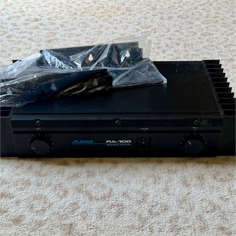 Alesis RA-100 Reference Amplifier