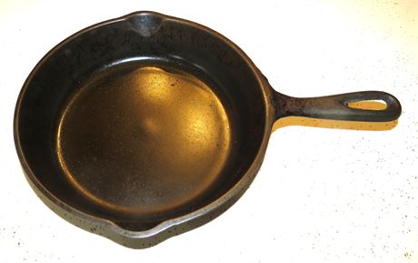 #5 Cast Iron Skillet, Unbranded