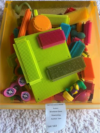 B. Toys Bristle Blocks Spinaroos Set For Children
