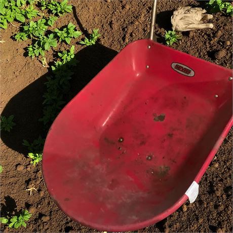 SerVess Red Steel Wheelbarrow
