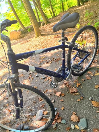 Cannondale Adventure Hybrid Bike W/7-Speed Shimano Drivetrain