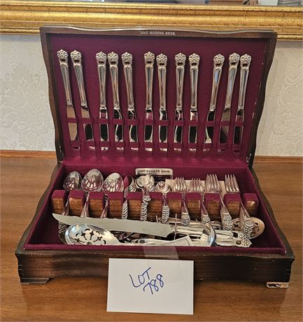 1847 Rogers Bros Silver Plated Dogwood Flatware Set