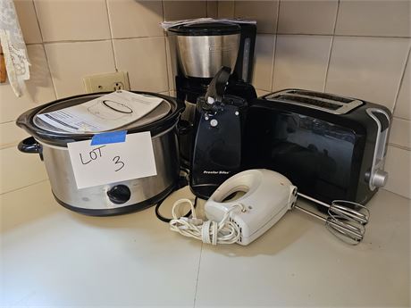 Small Appliance Lot:GE Crockpot/Proctor Electric Can Opener/Coffee Pot & More
