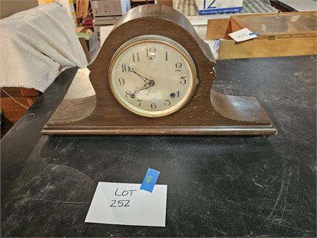 Sessions Mantle Clock - No Key