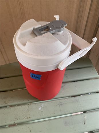 Red Igloo Water Jug Cooler With With Fence Holder Handle Half Gallon