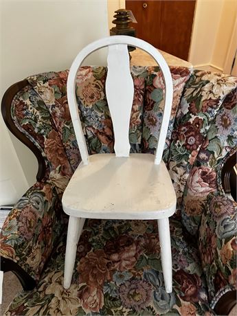 Children's Vintage White Chair