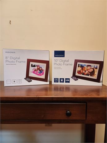 Insignia 8" & 10" Digital Photo Frames *NIB*